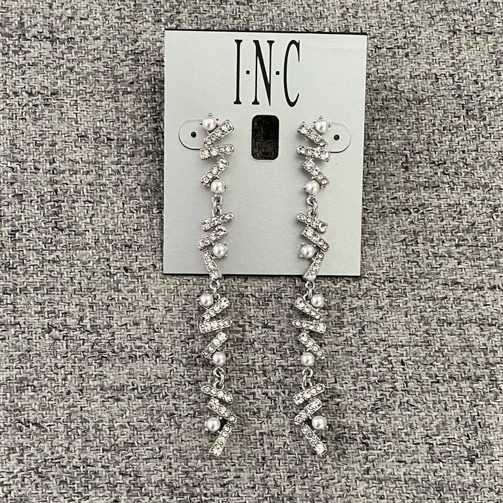 💛NWT Macy’s INC Silver-Tone Pavé & Pearl Stick Linear Pierced Post Drop Earring